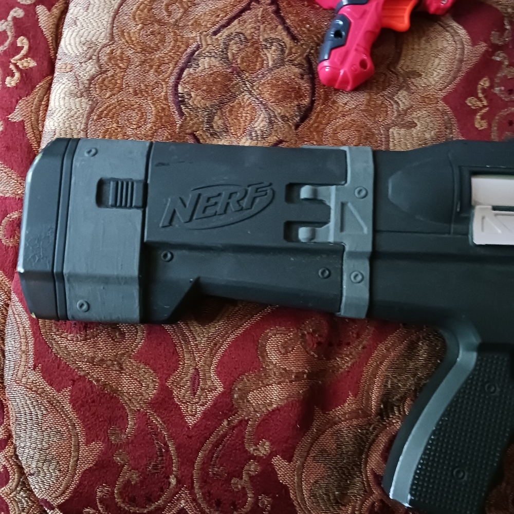Nervous toy air guns
